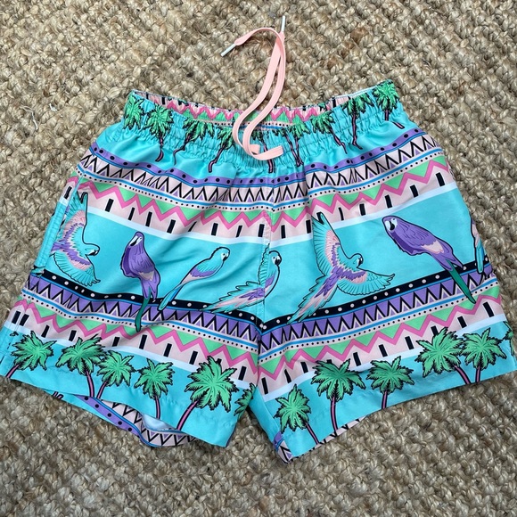 Chubbies Coconut Grove Parrot Swim Shorts Medium - Picture 3 of 5